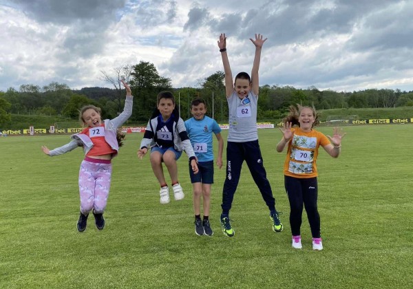 63 двойки се включиха в пролетното издание на спортния формат “Мама, татко и аз”