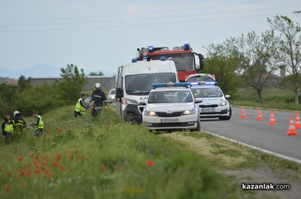 Цистерна се обърна край Мъглиж. Има пострадал / ОБНОВЕНА