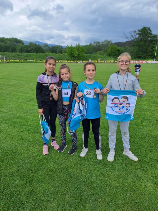 63 двойки се включиха в пролетното издание на спортния формат “Мама, татко и аз”