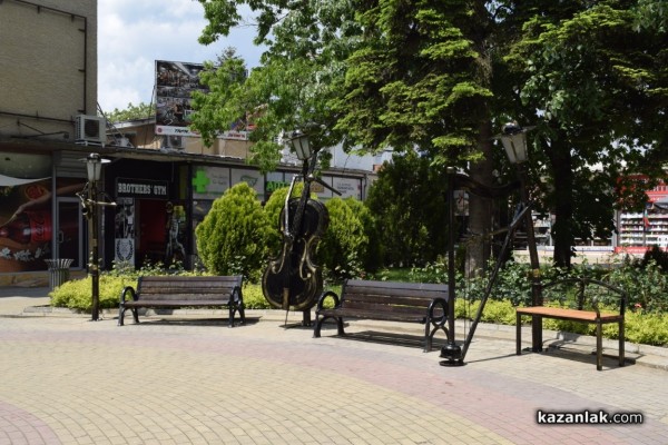 Осем улични музиканти ще греят на ул. “Искра“