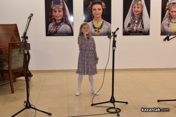 Фотоизложба на Регионална Занаятчийска Камара Пловдив с куратор Стоян Маринов гостува в Казанлък