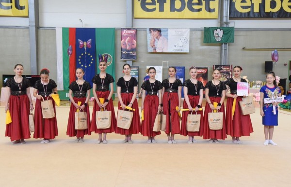 Златни медали за казанлъшките грации от СК “Розова долина“ в Стара Загора 