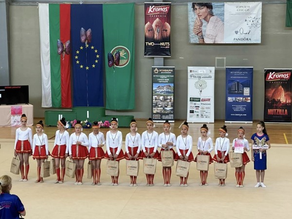 Златни медали за казанлъшките грации от СК “Розова долина“ в Стара Загора 