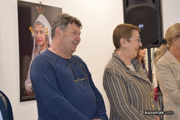 Фотоизложба на Регионална Занаятчийска Камара Пловдив с куратор Стоян Маринов гостува в Казанлък