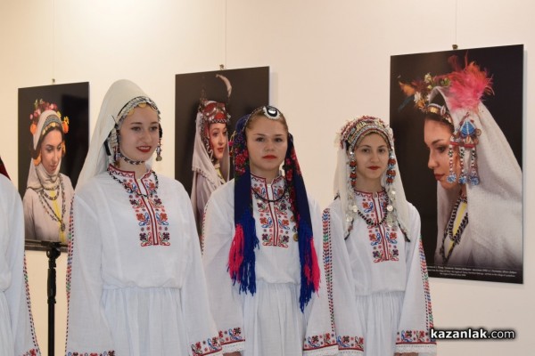 Фотоизложба на Регионална Занаятчийска Камара Пловдив с куратор Стоян Маринов гостува в Казанлък