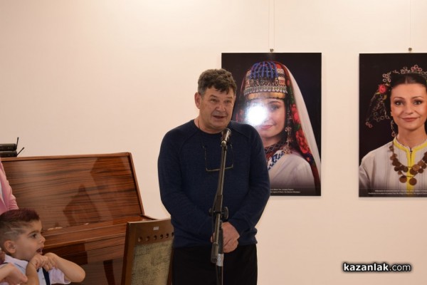 Фотоизложба на Регионална Занаятчийска Камара Пловдив с куратор Стоян Маринов гостува в Казанлък