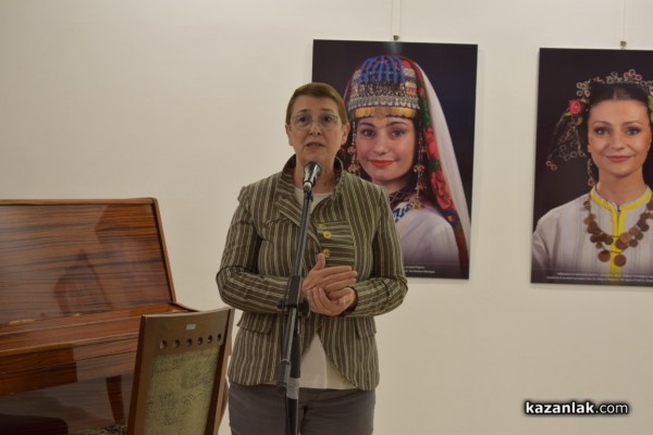 Фотоизложба на Регионална Занаятчийска Камара Пловдив с куратор Стоян Маринов гостува в Казанлък