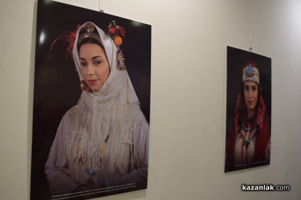 Фотоизложба на Регионална Занаятчийска Камара Пловдив с куратор Стоян Маринов гостува в Казанлък