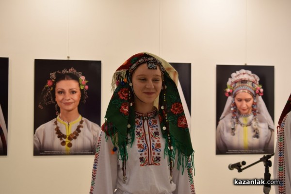 Фотоизложба на Регионална Занаятчийска Камара Пловдив с куратор Стоян Маринов гостува в Казанлък