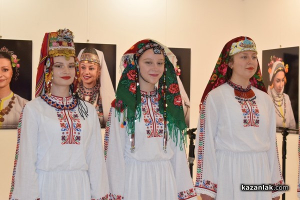 Фотоизложба на Регионална Занаятчийска Камара Пловдив с куратор Стоян Маринов гостува в Казанлък