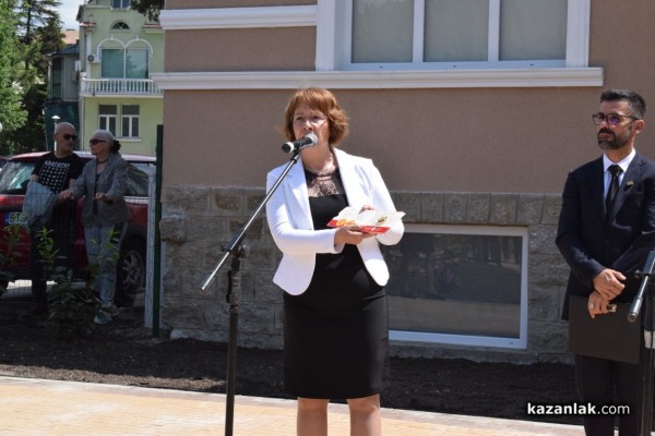 Незабрвим 24 май в Казанлък - мистичната “Ахинора“ на Иван Милев вече има дом