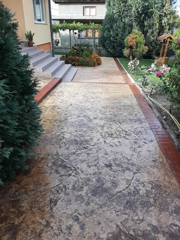 Щампован бетон за всеки дом! Избор от над 50 модела щампи и огромно разнообразие от цветове и текстури