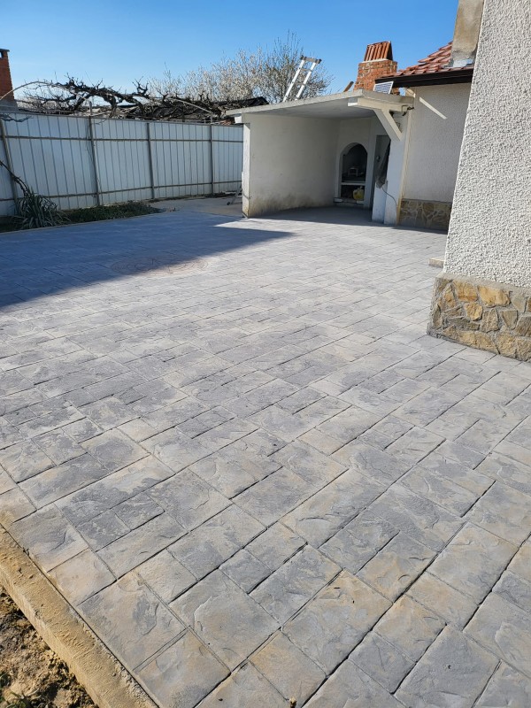 Щампован бетон за всеки дом! Избор от над 50 модела щампи и огромно разнообразие от цветове и текстури