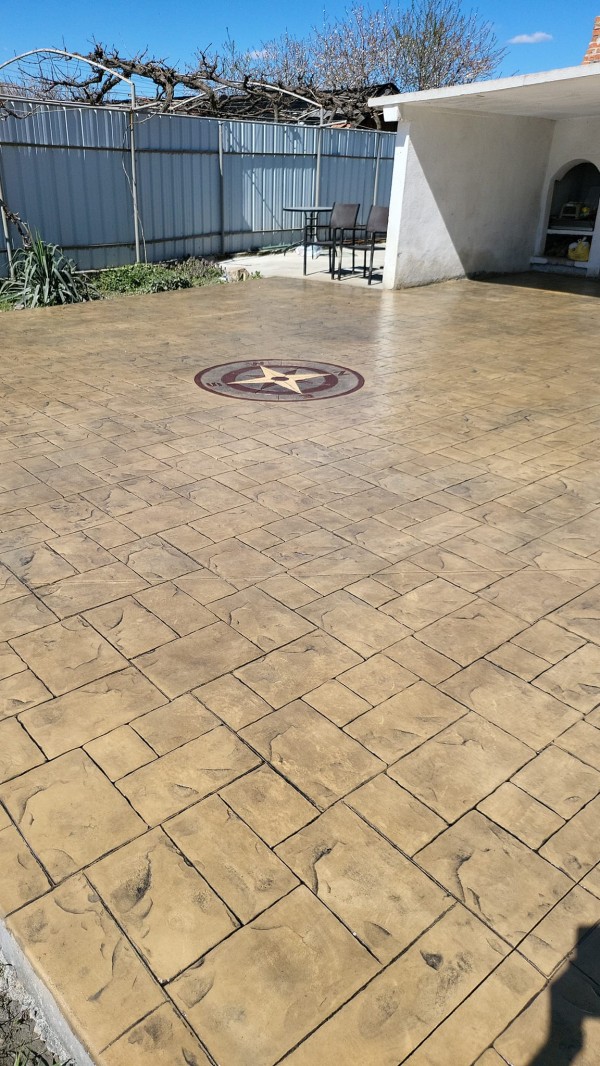 Щампован бетон за всеки дом! Избор от над 50 модела щампи и огромно разнообразие от цветове и текстури