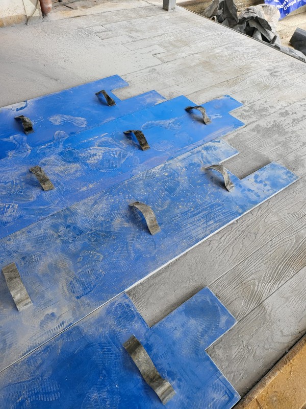 Щампован бетон за всеки дом! Избор от над 50 модела щампи и огромно разнообразие от цветове и текстури