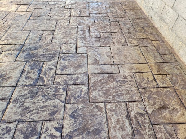 Щампован бетон за всеки дом! Избор от над 50 модела щампи и огромно разнообразие от цветове и текстури