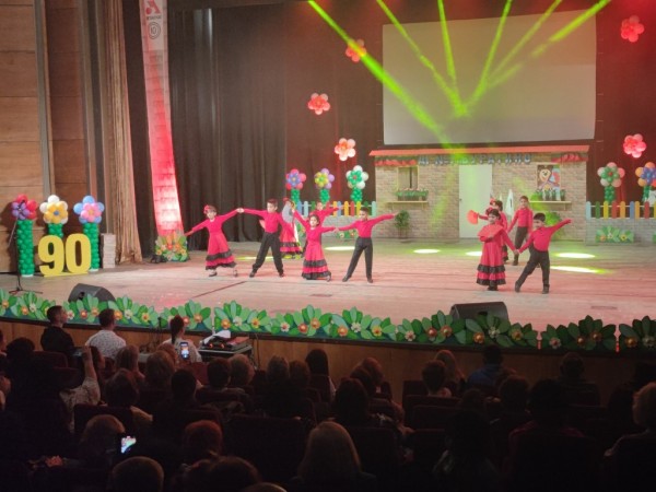 Поздравления от кмета Галина Стоянова за 90-годишнина на детска градина “Буратино“ в Казанлък