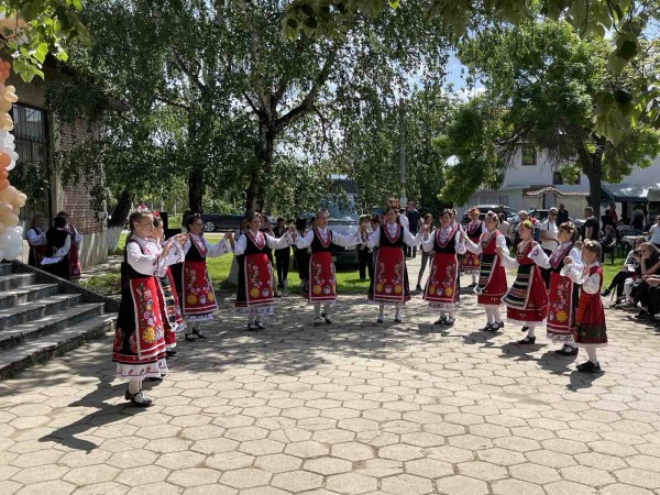 Село Хаджидимитрово отбеляза 24 май с богата програма
