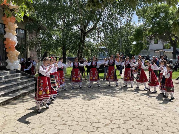 Село Хаджидимитрово отбеляза 24 май с богата програма