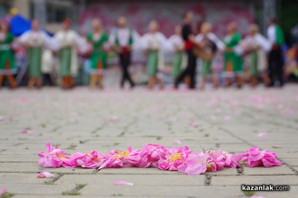 39 състава от цялата страна се събират в Казанлък за надиграването “Тъпан бие, хоро се вие“