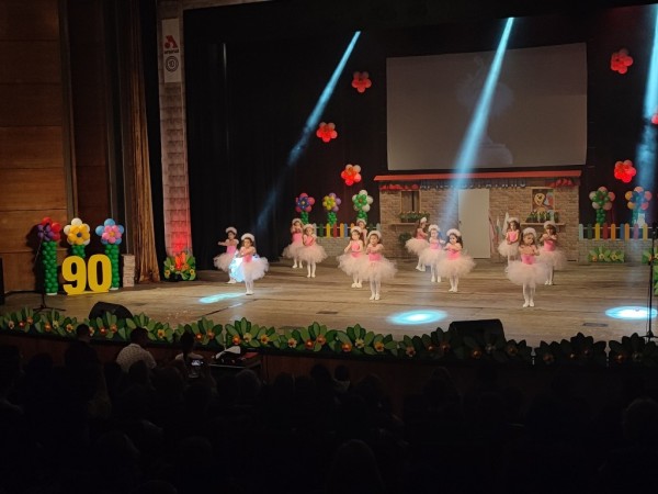 Поздравления от кмета Галина Стоянова за 90-годишнина на детска градина “Буратино“ в Казанлък