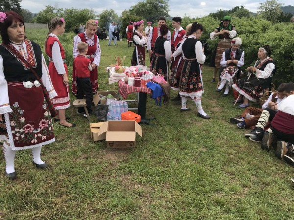 Сутринта започна с ароматен розобер в село Кънчево