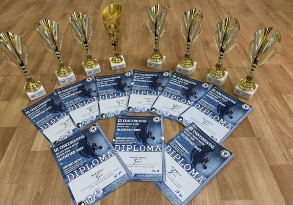 Фурор за Грациите в Солун! Балерините ни се завърнаха със 17 медала от Континенталната олимпиада