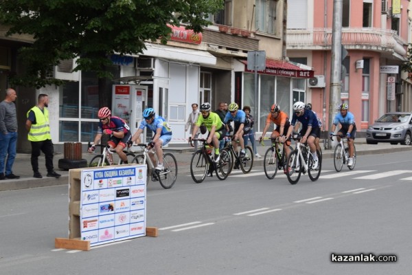 Близо 120 колоездачи мериха сили в надпреварата за купа „Долината на тракийските владетели 2023“ в Казанлък 
