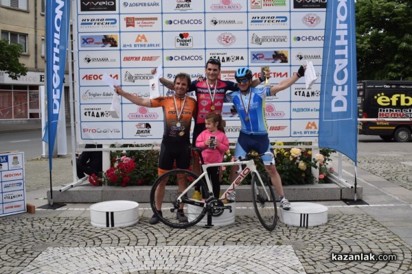 Близо 120 колоездачи мериха сили в надпреварата за купа „Долината на тракийските владетели 2023“ в Казанлък 