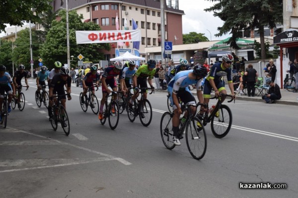 Близо 120 колоездачи мериха сили в надпреварата за купа „Долината на тракийските владетели 2023“ в Казанлък 