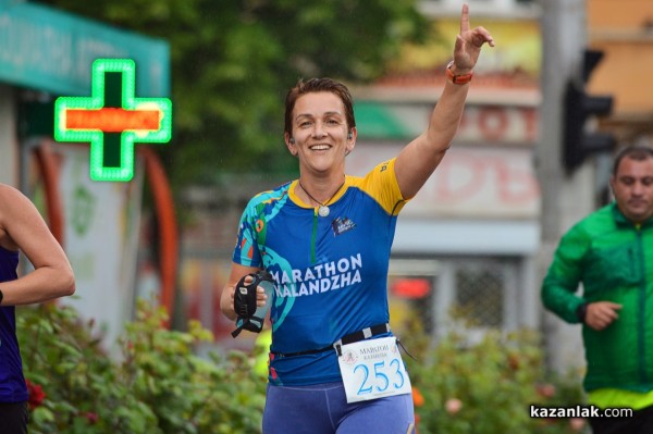 Бегачи от 10 до 75 години се включиха в маратон “Розова долина“ 2023