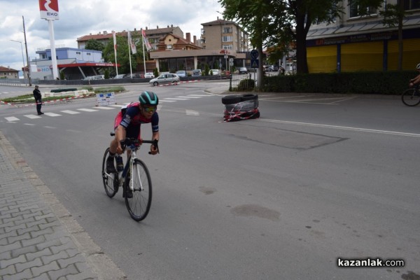 Близо 120 колоездачи мериха сили в надпреварата за купа „Долината на тракийските владетели 2023“ в Казанлък 