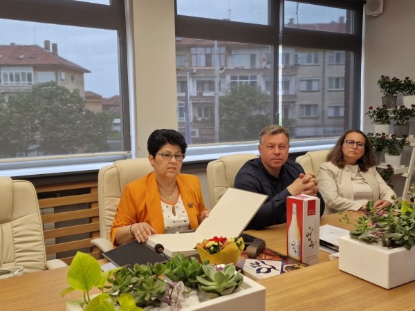 Ползотворни срещи в побратимените на Казанлък градове 