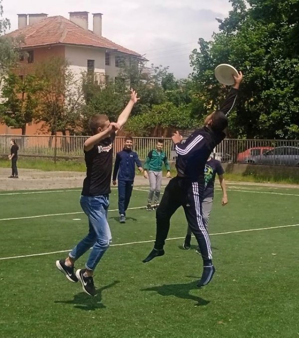 В ПГЛПТ се проведе WOW фризби фестивал