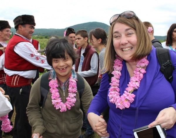 Деца ще изработят 120 рози от хартия за 120-тата годишнина на празника