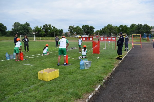 Казанлъшки ученици се класираха втори в областната надпревара “Млад огнеборец“