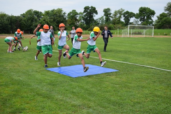 Казанлъшки ученици се класираха втори в областната надпревара “Млад огнеборец“