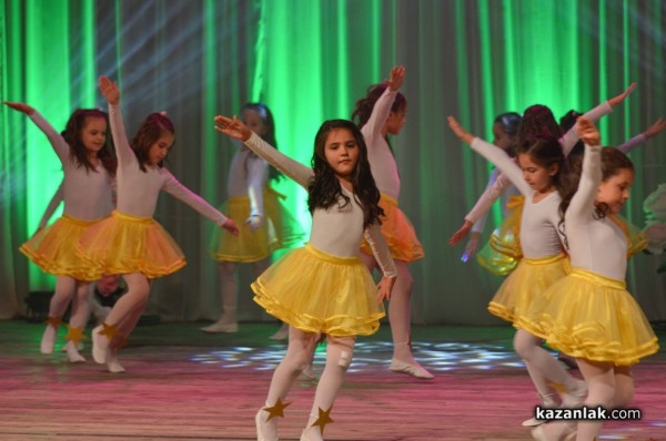 Приказка за феи разказаха малките Принцеси на розата