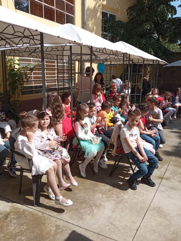 С весел празник малчуганите от ДГ „Славейче” отбелязаха Деня на детето 
