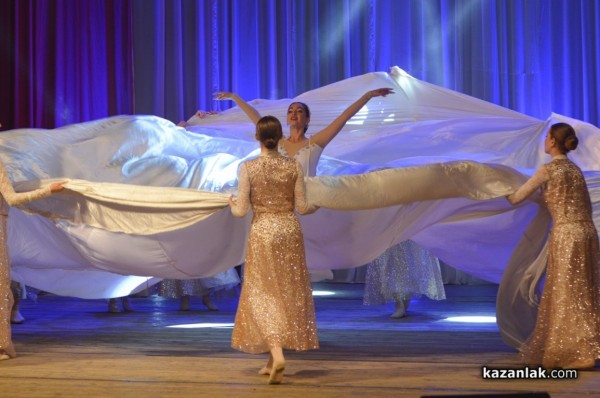 Приказка за феи разказаха малките Принцеси на розата