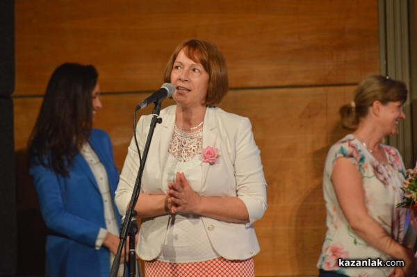 Приказка за феи разказаха малките Принцеси на розата