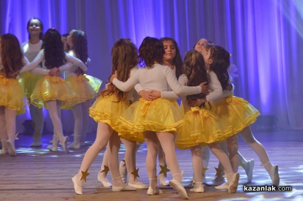 Приказка за феи разказаха малките Принцеси на розата