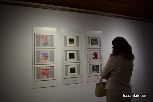 Творбите на 148 художници от 35 страни бяха представени в единадесетото издание на международна изложба Минипринт Казанлък