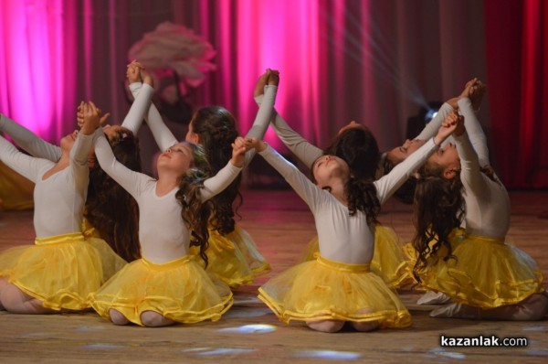 Приказка за феи разказаха малките Принцеси на розата