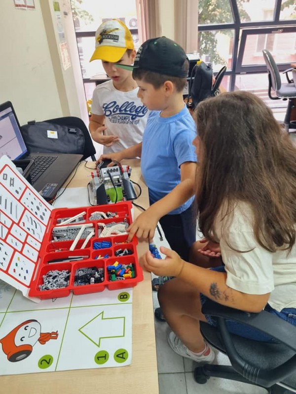 Лятна академия за малките, професионален курс „Програмист“- за големите деца!