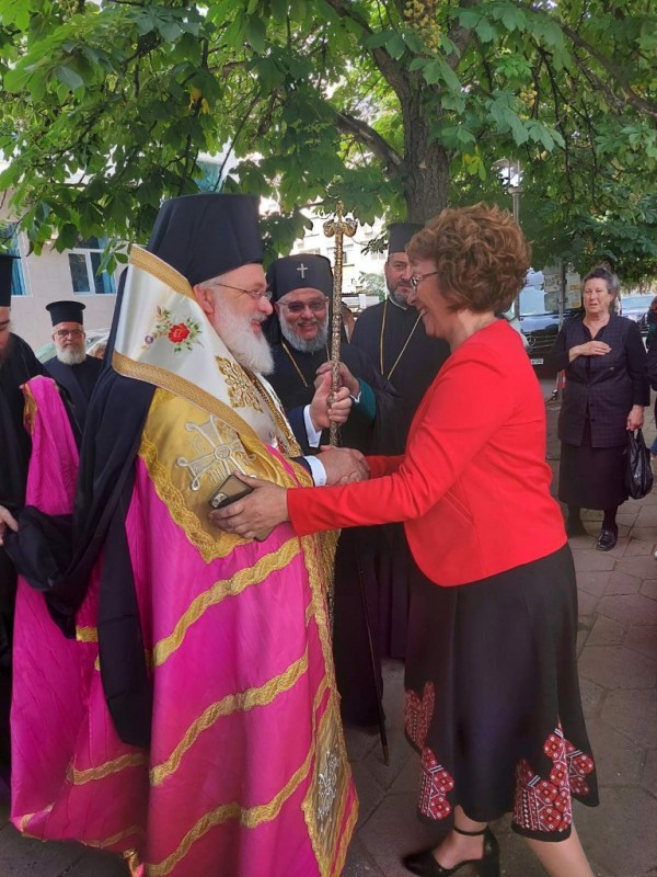 На празника на Казанлък пристигна чудотворната икона на Света Богородица „Неувяхващ цвят“