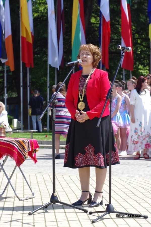 Кметът Галина Стоянова: Казанлък свети като диамант върху короната на Отечеството ни и е пример за подражание!