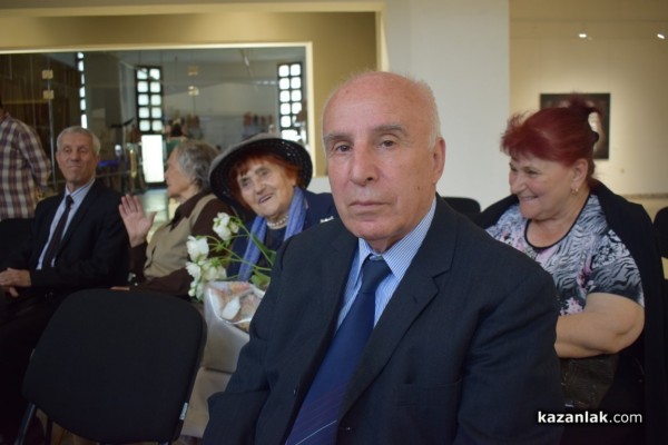 Казанлък удостои трима именити свои съграждани с почетни звания