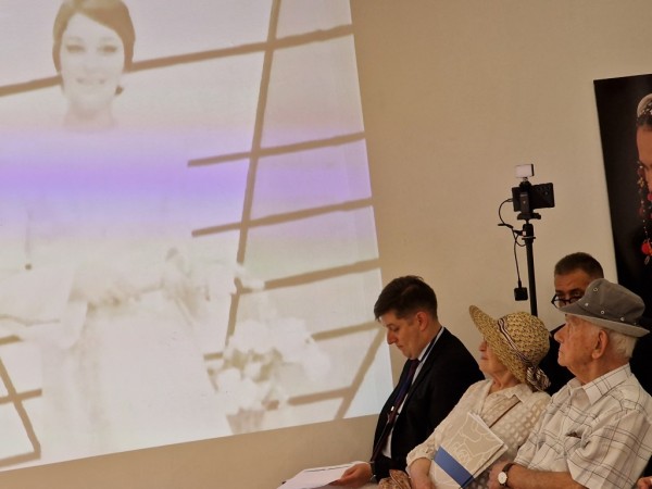 Кметът Галина Стоянова: Вгледайте се в нашия град! Тук българите наистина са издигнали на пиедестал духовността