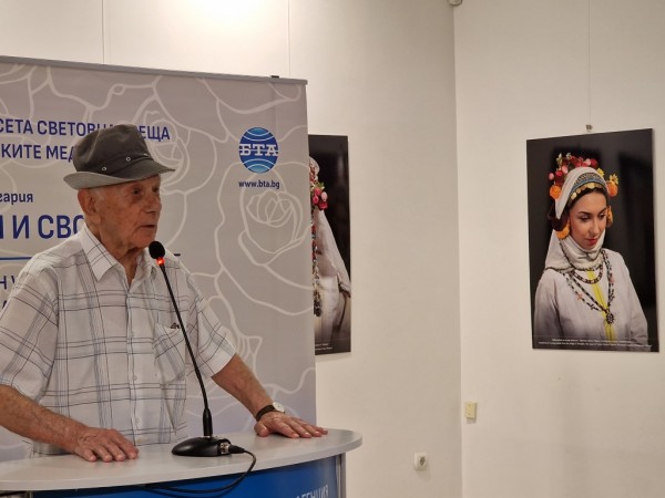 Кметът Галина Стоянова: Вгледайте се в нашия град! Тук българите наистина са издигнали на пиедестал духовността